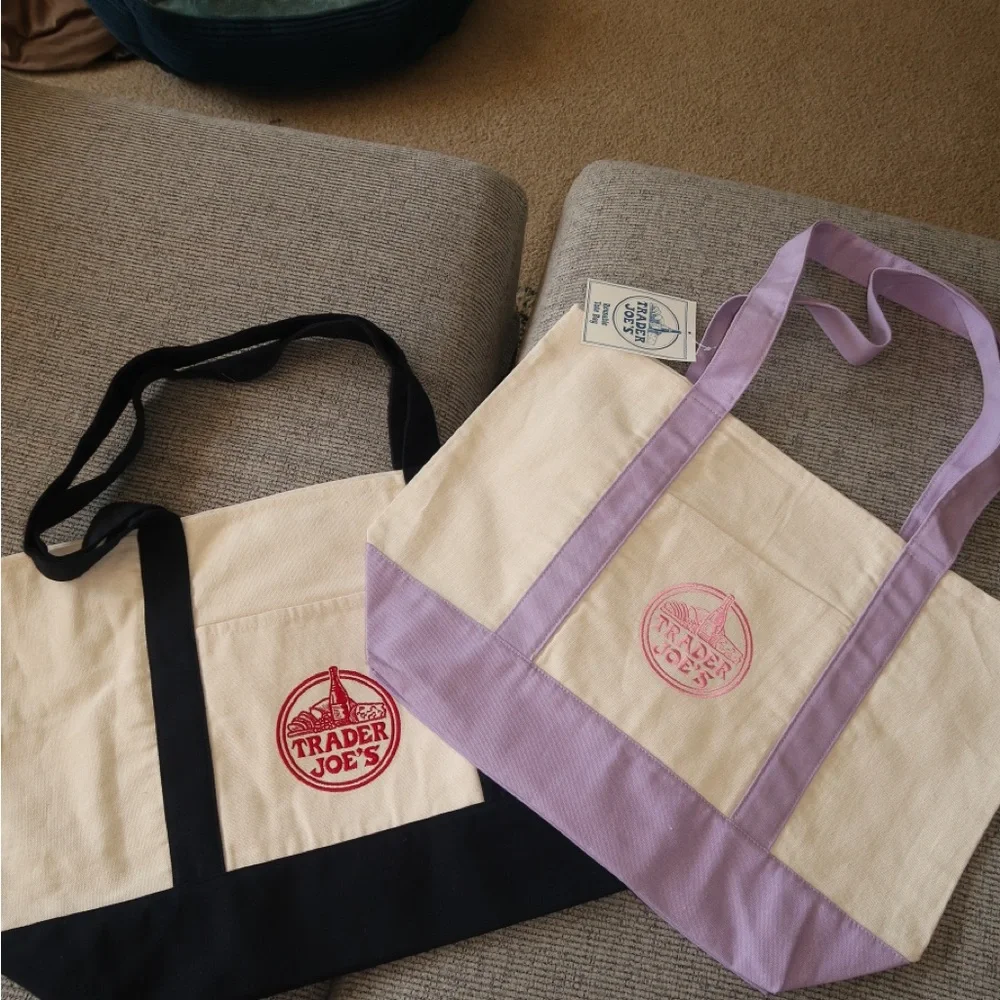 TRADER JOE’S LARGE TOTE BAG - Picture 4 of 4